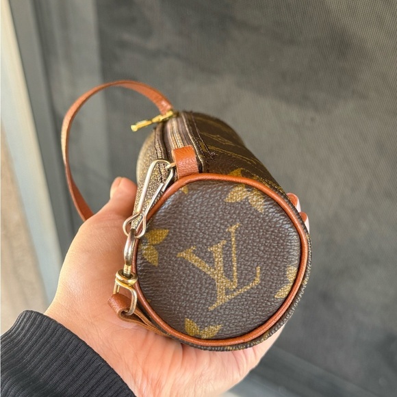 Authentic Louis Vuitton Papillon 30 with Companion - Picture 5 of 15